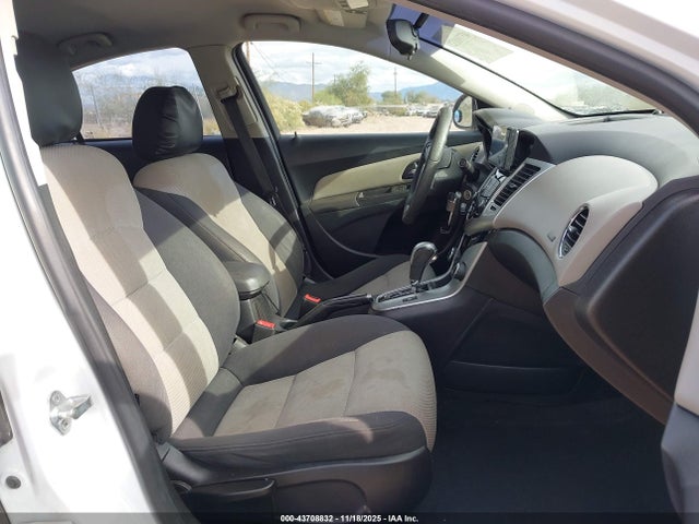 1G1PA5SHXE7474668 Chevrolet Cruze Ls Auto