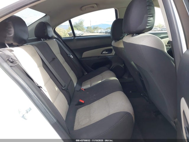 1G1PA5SHXE7474668 Chevrolet Cruze Ls Auto