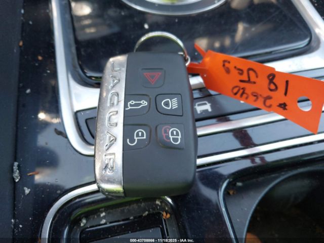 2018 JAGUAR F-PACE SADCJ2FX2JA269546 Photo 10