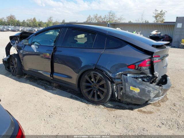 2022 TESLA MODEL X 7SAXCBE50NF329900 Photo 2