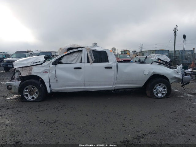 3C63R3GL3SG554935 RAM 3500 Tradesman 4x4 8&#039; Box