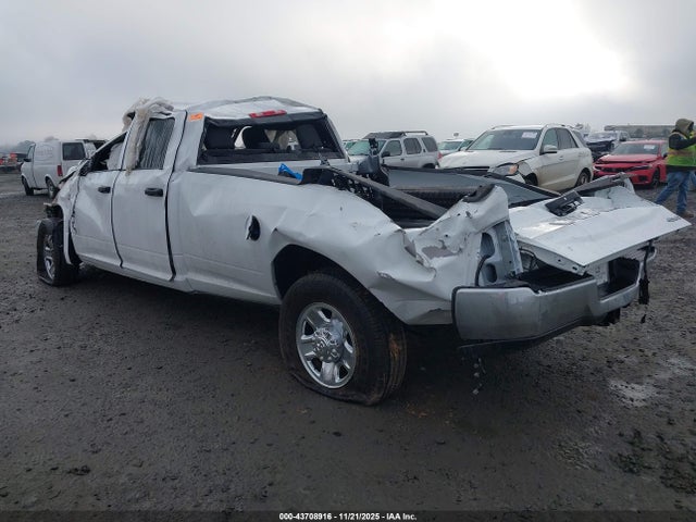 3C63R3GL3SG554935 RAM 3500 Tradesman 4x4 8&#039; Box