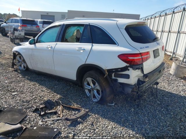 2018 MERCEDES-BENZ GLC 300 WDC0G4JB3JV050764 Photo 2