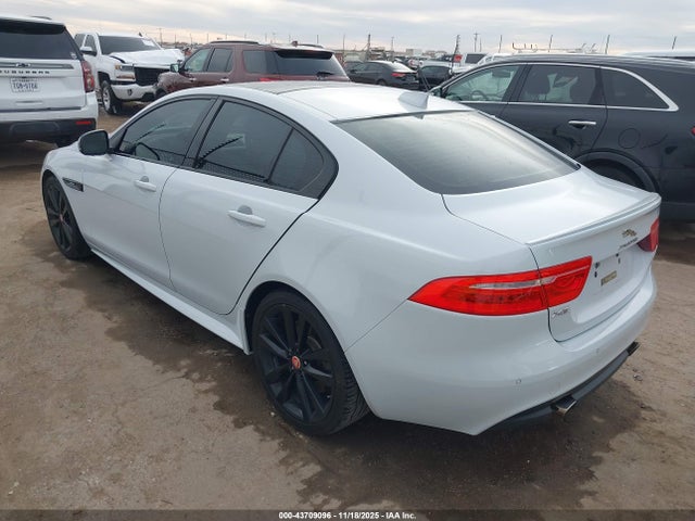 2017 JAGUAR XE SAJAF4BV1HA960003 Photo 2