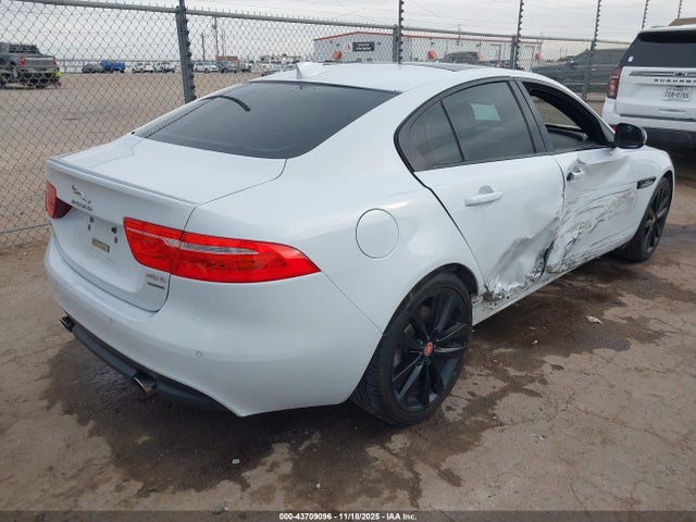 2017 JAGUAR XE SAJAF4BV1HA960003 Photo 3