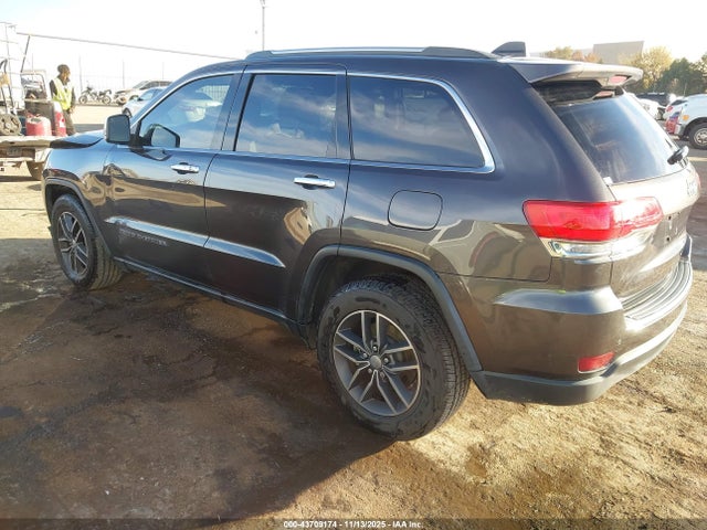 2017 JEEP GRAND CHEROKEE 1C4RJEBG8HC943873 Photo 2