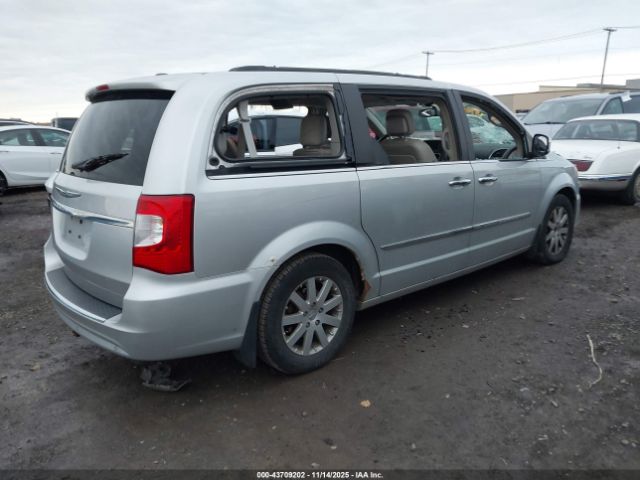 2011 CHRYSLER TOWN & COUNTRY 2A4RR8DG8BR782909 Photo 3
