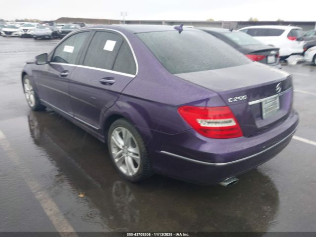 2014 MERCEDES-BENZ C 250 WDDGF4HB0EG249218 Photo 2