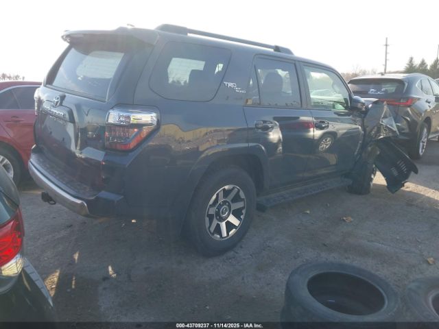 2024 TOYOTA 4RUNNER JTEPU5JR4R6286633 Photo 3