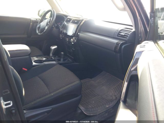 2024 TOYOTA 4RUNNER JTEPU5JR4R6286633 Photo 4