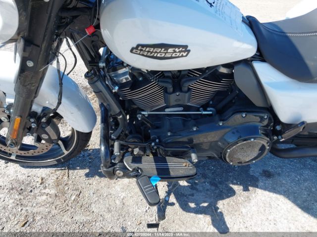 2024 HARLEY-DAVIDSON FLHX 1HD1KB711RB640291 Photo 8