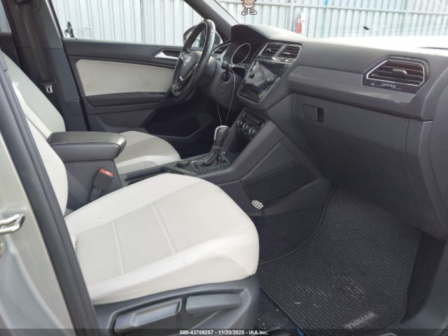 2021 VOLKSWAGEN TIGUAN 3VV2B7AX7MM130899 Photo 4