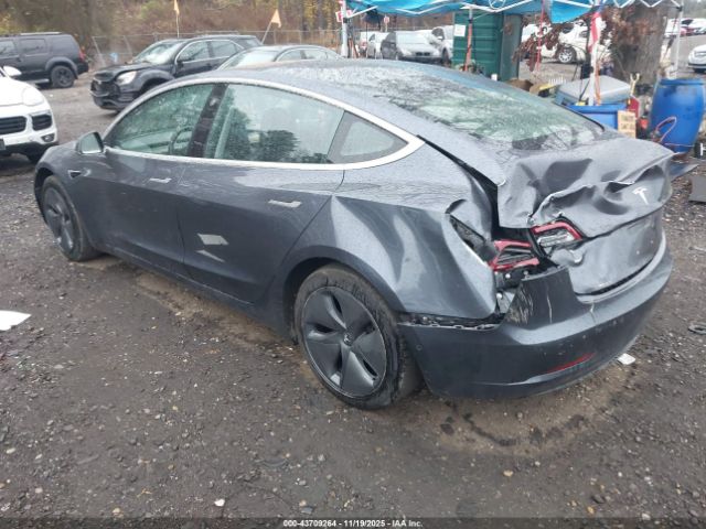 2018 TESLA MODEL 3 5YJ3E1EB5JF066013 Photo 2