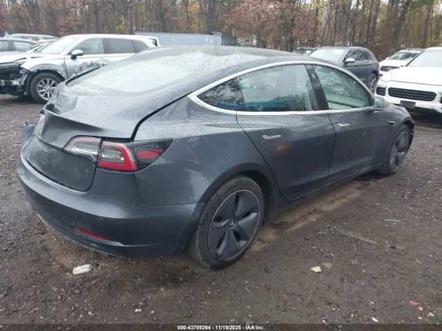 2018 TESLA MODEL 3 5YJ3E1EB5JF066013 Photo 3