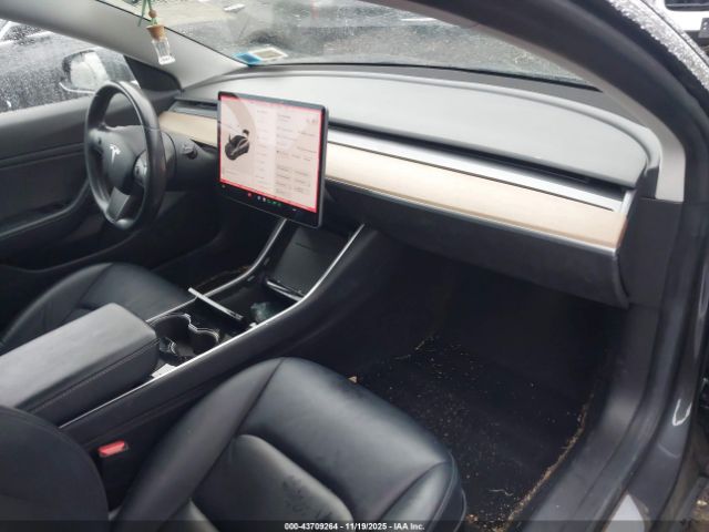 2018 TESLA MODEL 3 5YJ3E1EB5JF066013 Photo 4