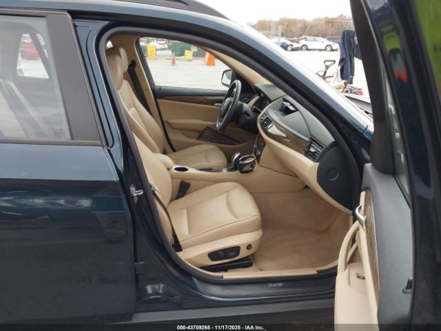 2014 BMW X1 WBAVL1C5XEVR93816 Photo 4