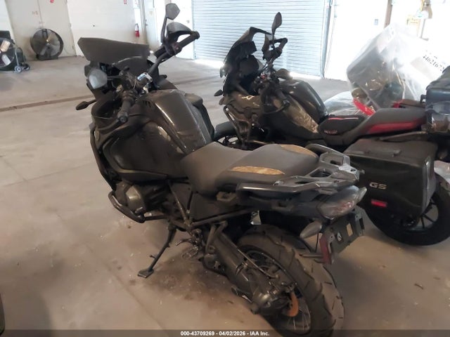 2021 BMW R 1250 WB10M1305M6D96869 Photo 2