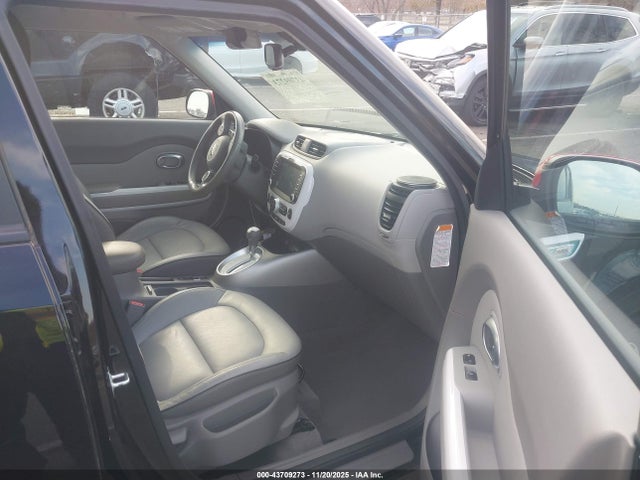 KNDJX3AEXH7024742 KIA Soul Ev +