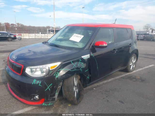 KNDJX3AEXH7024742 KIA Soul Ev +