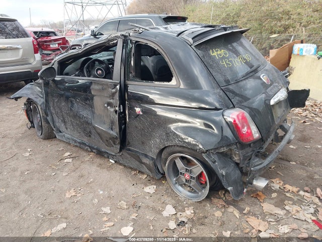 2015 FIAT 500 3C3CFFFH9FT590467 Photo 2