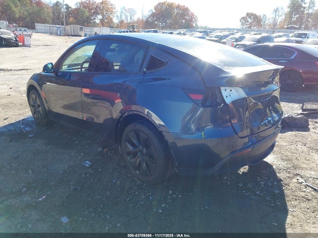 2024 TESLA MODEL Y 7SAYGDED1RA321691 Photo 2