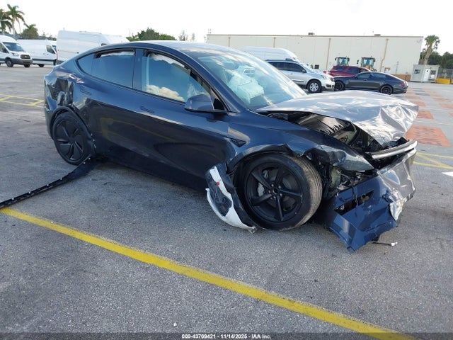 2026 TESLA MODEL Y 7SAYGDED7TA579964 Photo 0