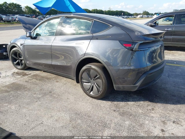 2026 TESLA MODEL Y 7SAYGDED7TA579964 Photo 2