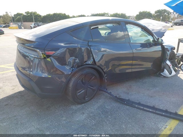 2026 TESLA MODEL Y 7SAYGDED7TA579964 Photo 3