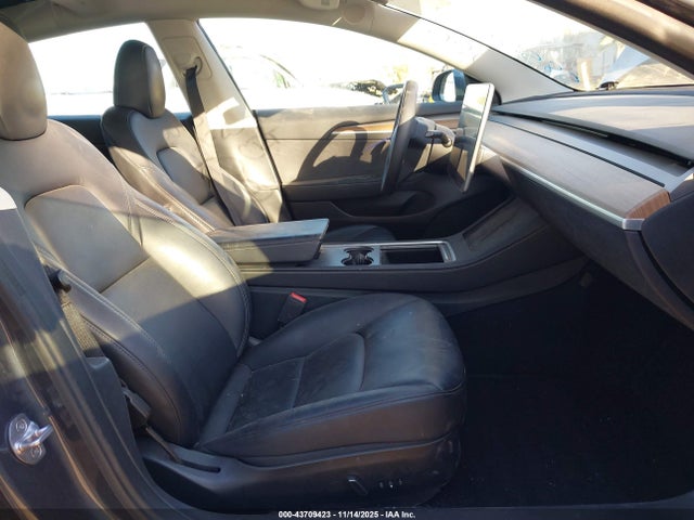 2023 TESLA MODEL 3 5YJ3E1EC8PF585266 Photo 4