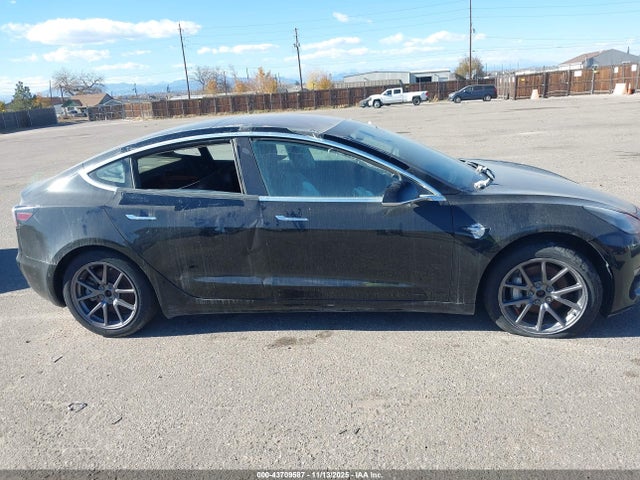 2018 Tesla Model 3 Long Range/performance მანქანა იყიდება აუქციონზე, vin: 5YJ3E1EB5JF127862, აუქციონის ნომერი: 43709587