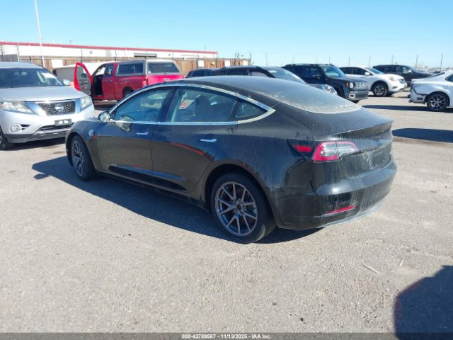 2018 TESLA MODEL 3 5YJ3E1EB5JF127862 Photo 2