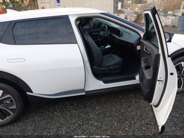 2022 KIA EV6 KNDC34LB3N5051141 Photo 4