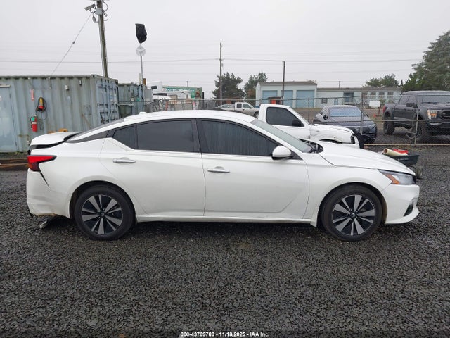 1N4BL4DW3NN349336 Nissan Altima Sv Intelligent Awd