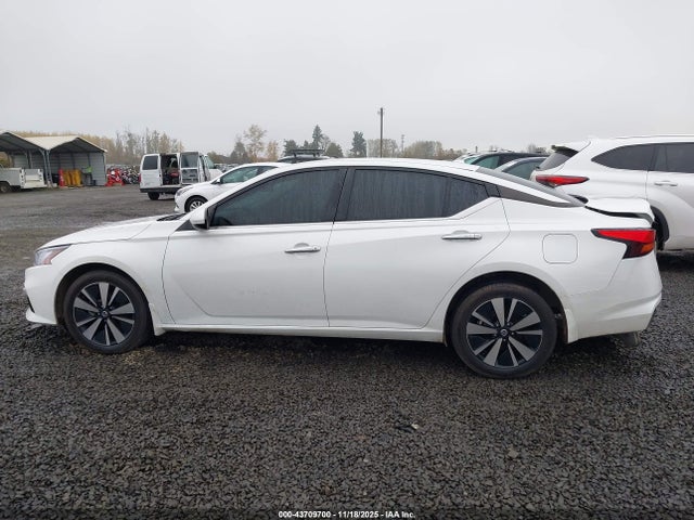 1N4BL4DW3NN349336 Nissan Altima Sv Intelligent Awd