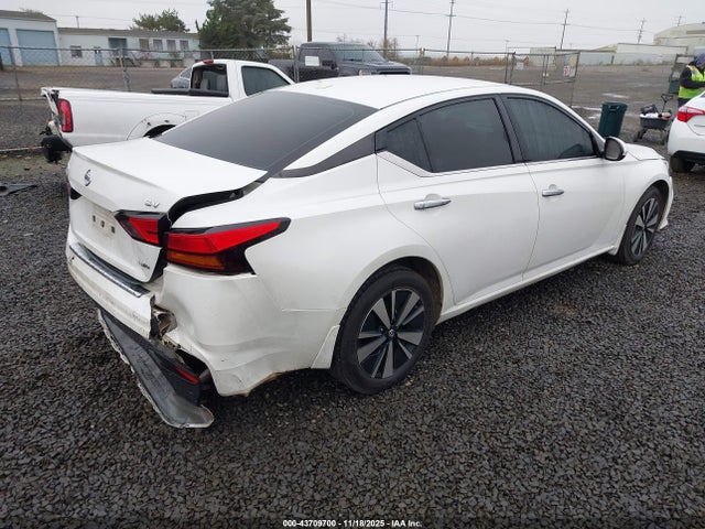 1N4BL4DW3NN349336 Nissan Altima Sv Intelligent Awd