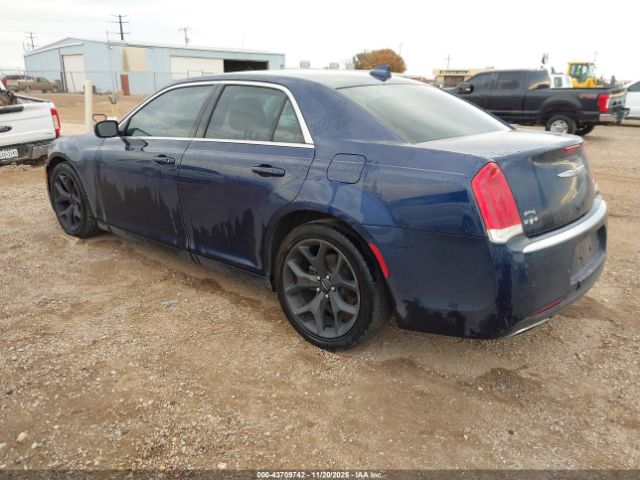 2017 CHRYSLER 300 2C3CCAAG6HH552958 Photo 2