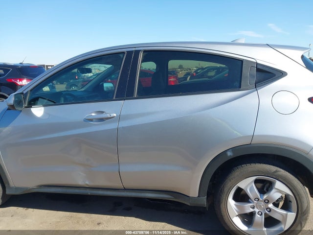 3CZRU5H35NM715295 Honda Hr-v 2wd Lx