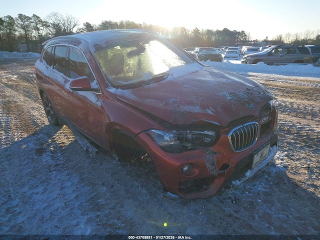 2018 BMW X1 WBXHT3C37J5K21409 Photo 5