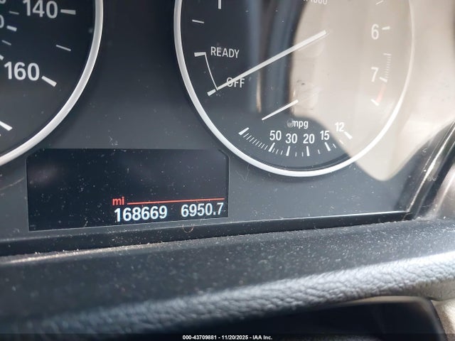 2018 BMW X1 WBXHT3C37J5K21409 Photo 6