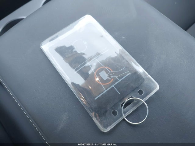 2025 TESLA MODEL Y 7SAYGDED6SA354384 Photo 10