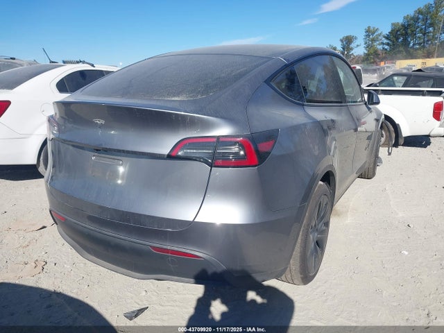 2025 TESLA MODEL Y 7SAYGDED6SA354384 Photo 3