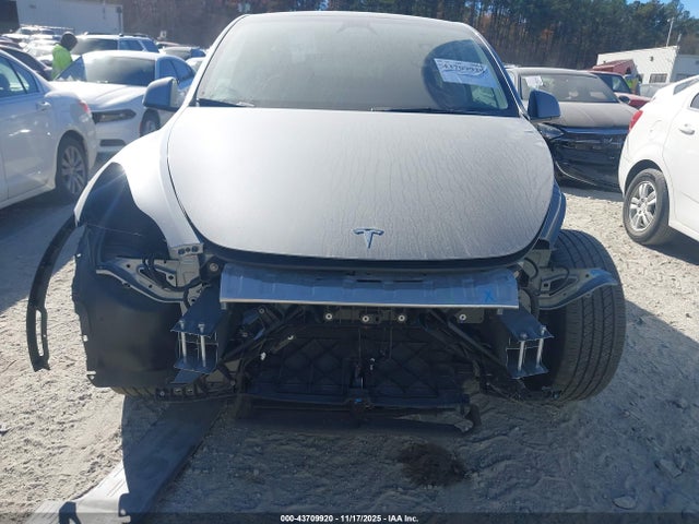 2025 TESLA MODEL Y 7SAYGDED6SA354384 Photo 5
