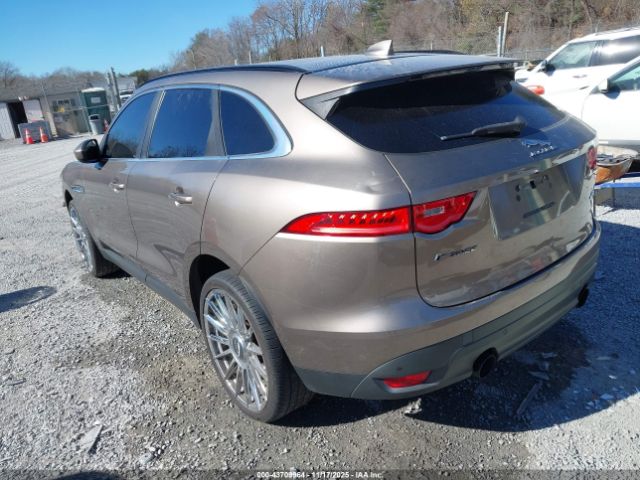 2017 JAGUAR F-PACE SADCK2BV7HA489793 Photo 2
