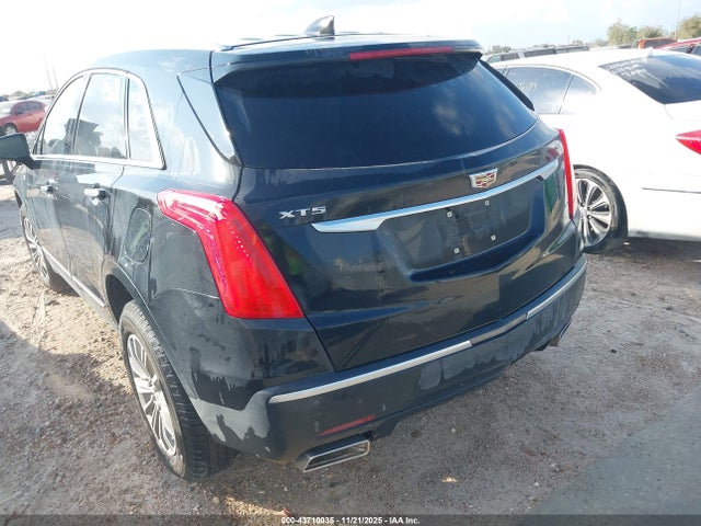 2018 CADILLAC XT5 1GYKNCRS7JZ140814 Photo 2