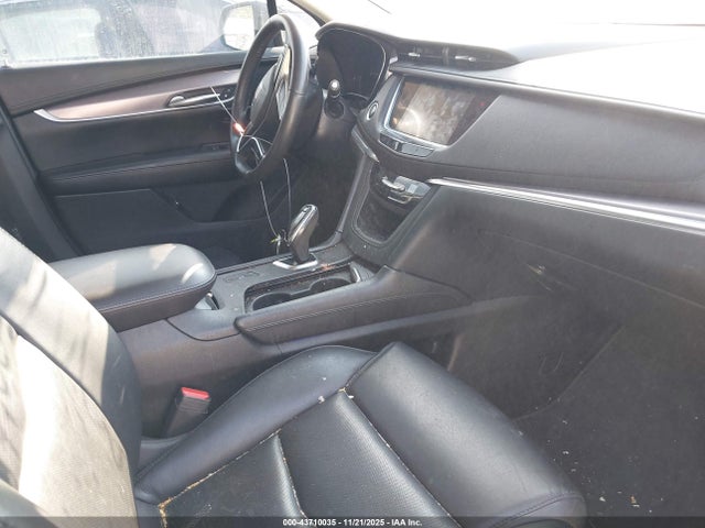 2018 CADILLAC XT5 1GYKNCRS7JZ140814 Photo 4