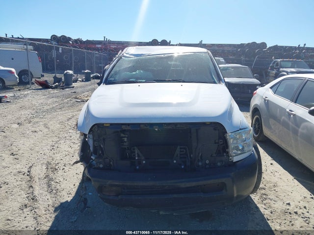 43710065 :رقم المزاد ، 3C6TR4HTXJG259690 vin ، 2018 Ram 2500 Tradesman  4x2 8' Box مزاد بيع