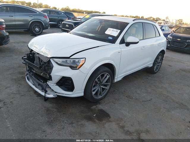 2022 AUDI Q3 WA1DECF31N1133805 Photo 1