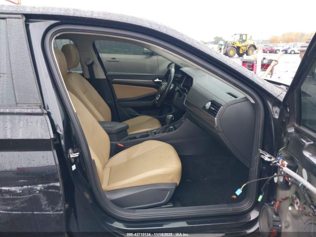 2020 VOLKSWAGEN JETTA 3VWEB7BU7LM022519 Photo 4