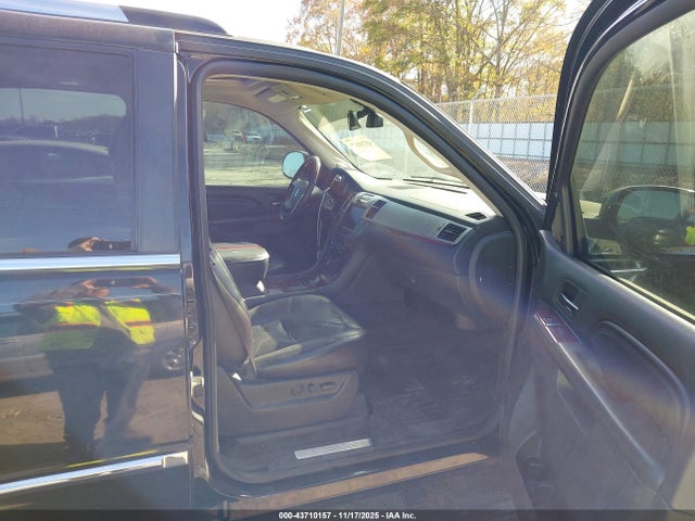 2010 CADILLAC ESCALADE ESV 1GYUCJEFXAR249652 Photo 4