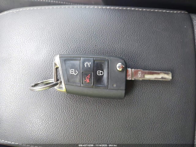 3VWCA7AU7FM506058 Volkswagen GOLF SPORT